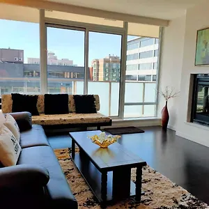 Apartment Waterfalls - In Falls Downtown With Pool, Victoria